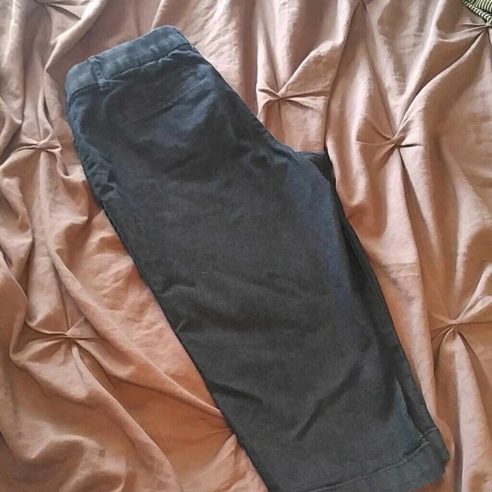 Size 4p Capri dark wash